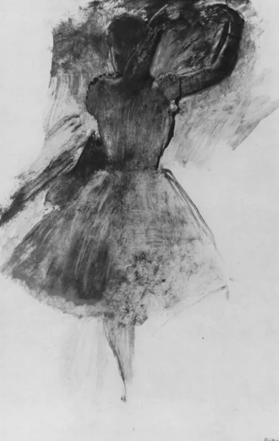 Bailarina con los brazos levantados
