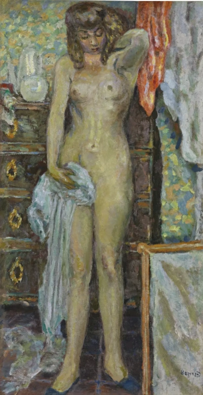 Desnuda cerca del pecho