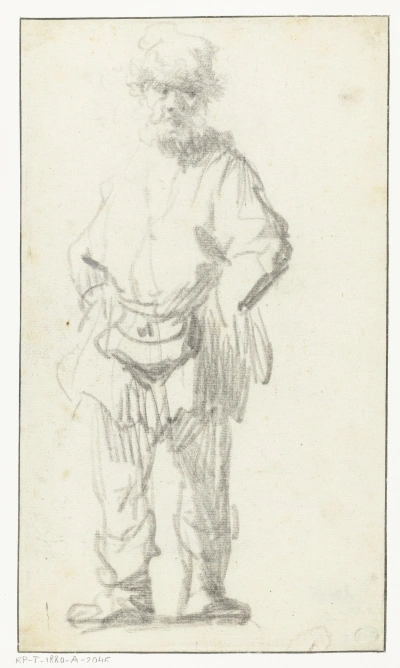 Hombre de pie con una bolsa.