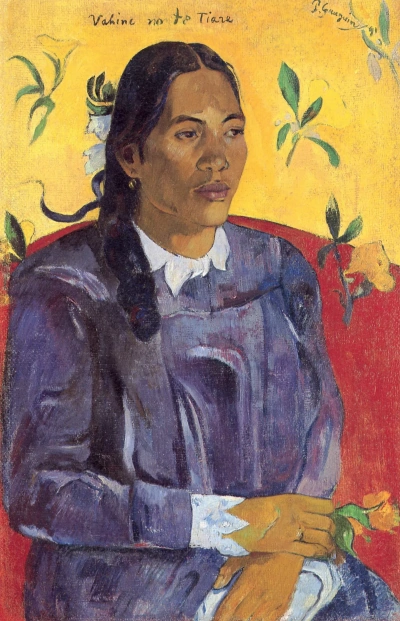 Mujer con una flor