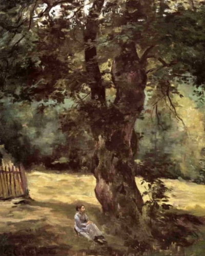 Mujer sentada bajo un árbol