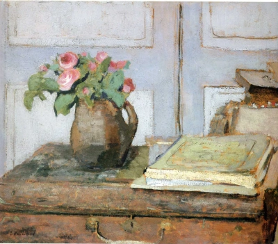 Un ramo de flores y material de arte