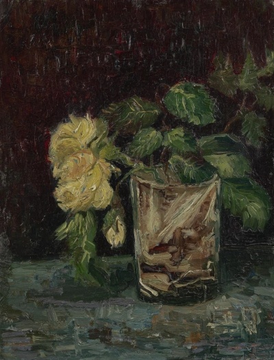 Vaso con rosas amarillas.